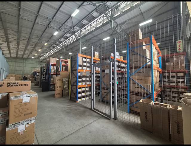 3,137M² WAREHOUSE TO LET IN ALLANDALE
